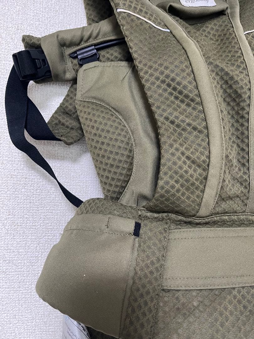 【美品】エルゴ オムニブリーズ カーキ 前向き