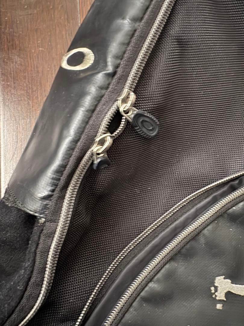 OAKLEY archive ワンショルダーバック y2k スカルロゴ ギミック