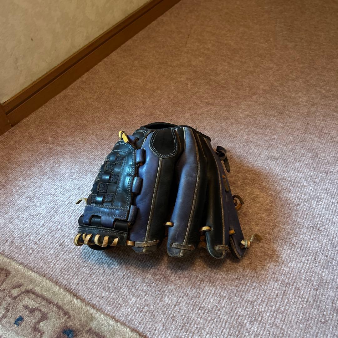 ZETT 軟式グローブ 黒/青 編み込みデザイン