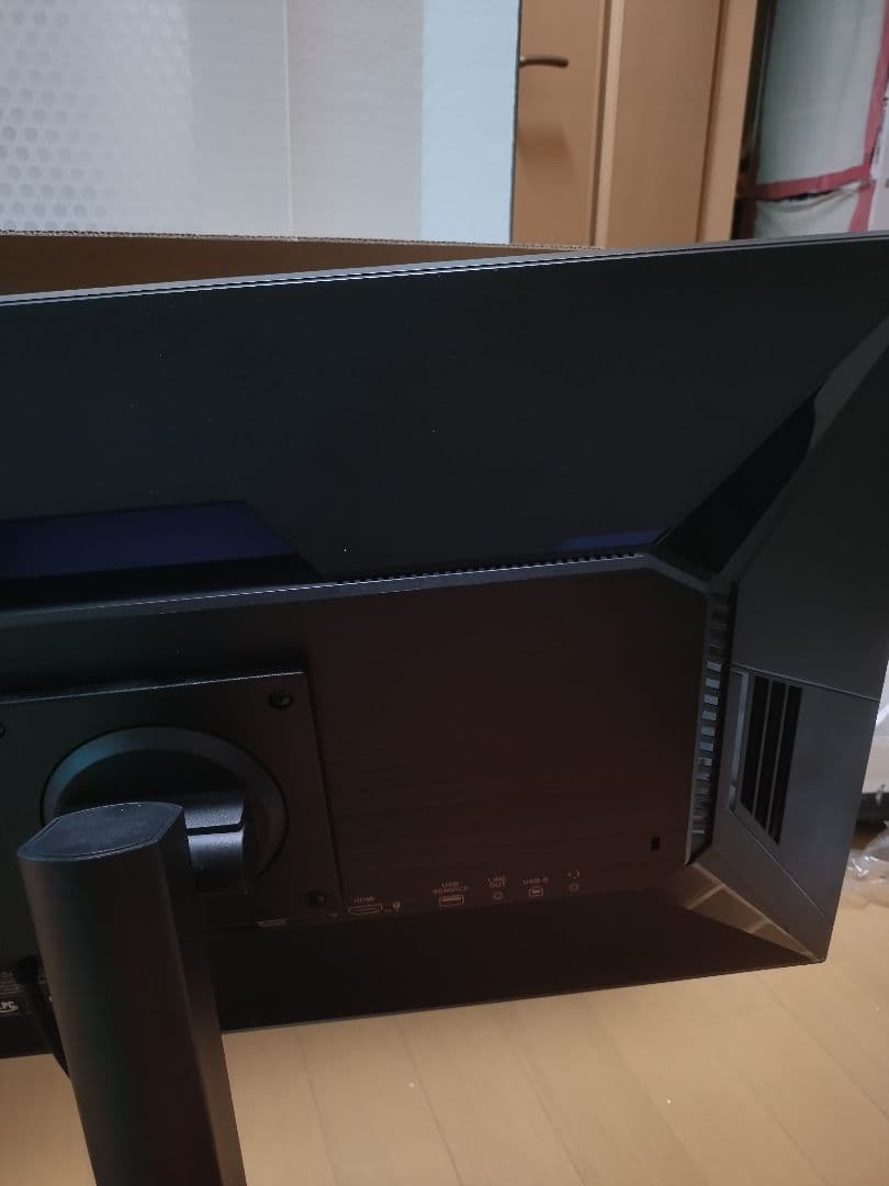 GigaCrysta モニター 本体