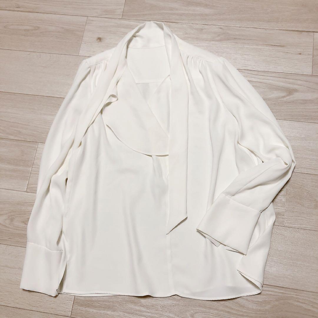 ノーブル　アシンメトリーボウタイブラウス　￥16,500税込