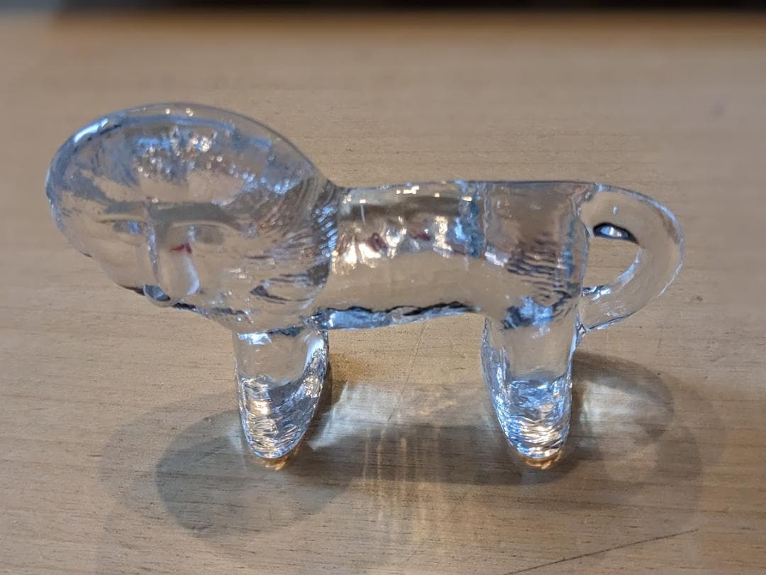 an09　KOSTA BODA ライオン　ZOOシリーズ クリスタルガラス 凹み
