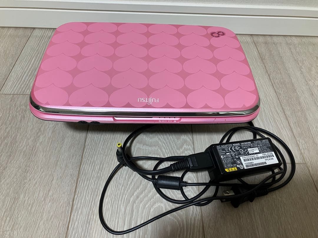 激レア　ノートパソコン モモエリコラボ限定モデル FMVLMG30PK