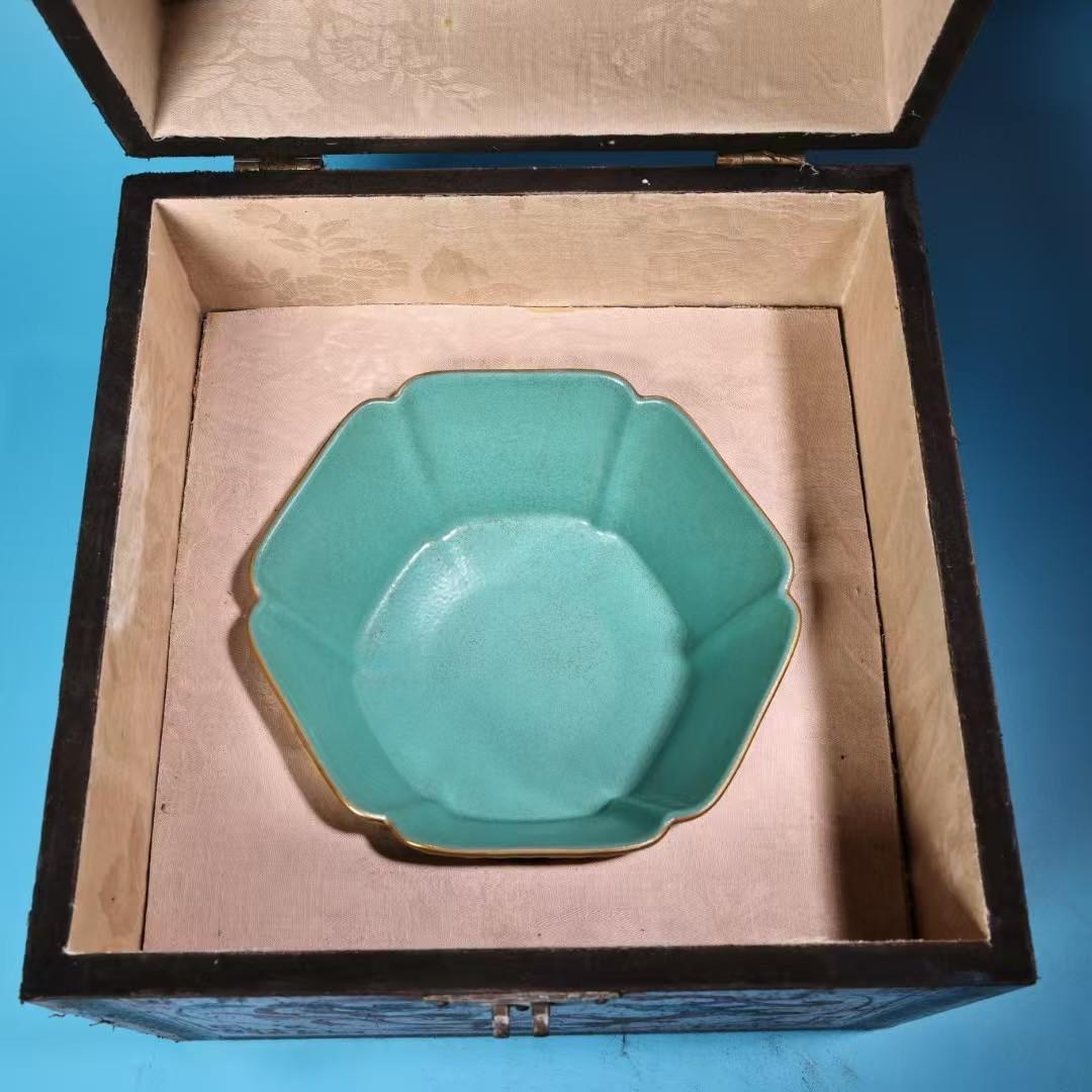 中国古美術・珍蔵七宝彩と粉彩・磁器六角碗・琺瑯彩・純手描き・箱付・置物・観賞皿