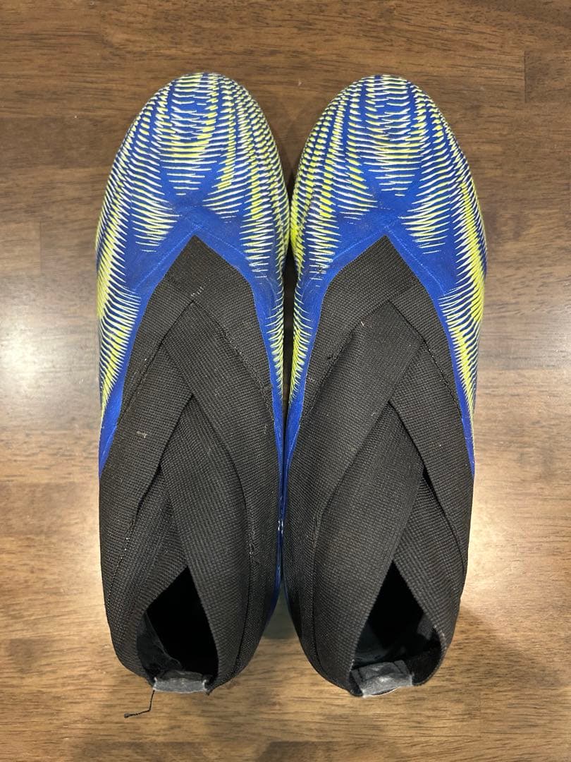 adidasサッカースパイク ネメシスFG紐なし