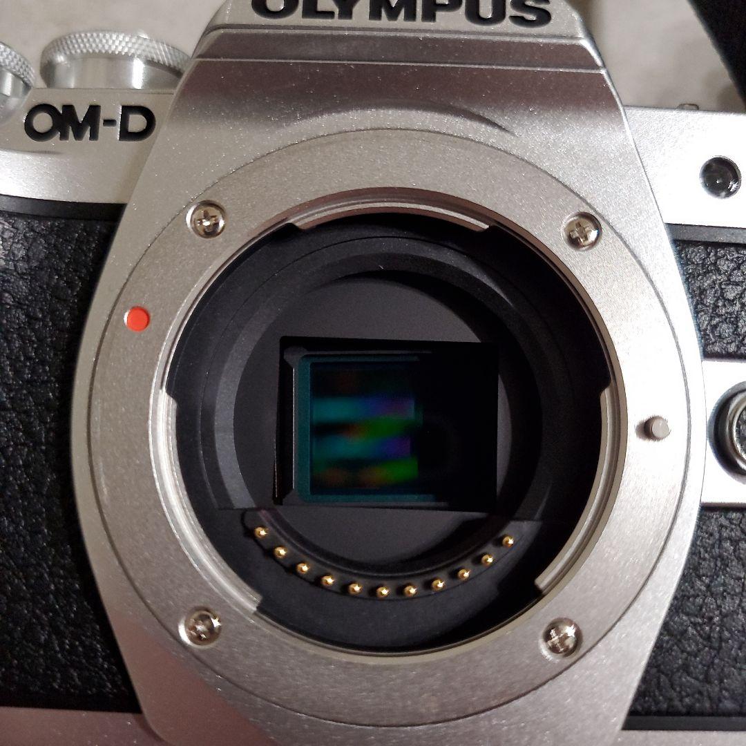 【超美品】OLYMPUS OM-D E-M10 MarkIII レンズキット付属