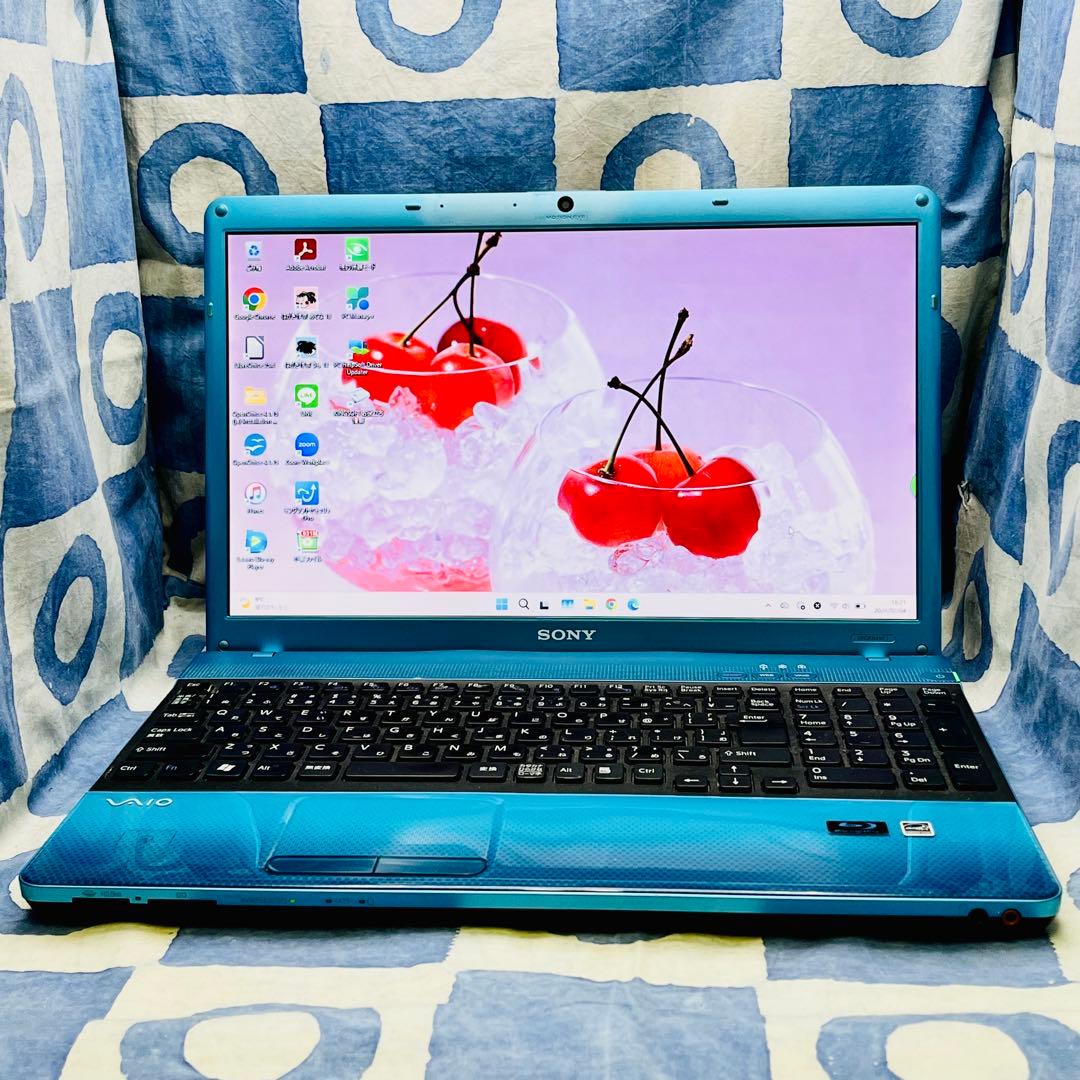 高性能SSD240GB☆i7☆人気のVAIO♡綺麗なブルー♪カメラ付！Win11
