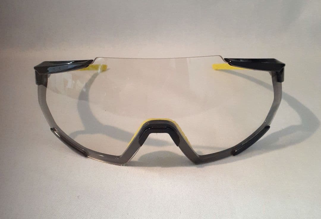 100% Racetrap 3.0 調光レンズ ワンハンドレッド サングラス