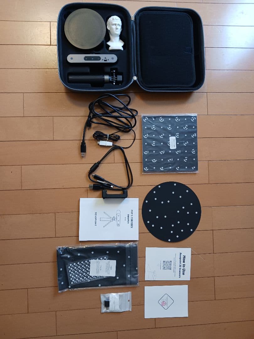 REVOPoint POP3 3Dレーザスキャナー 本体と付属品