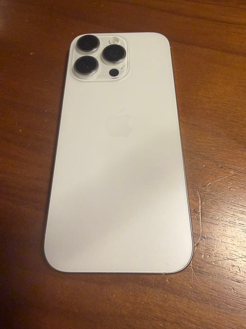 Apple iPhone 16 Pro ホワイトチタニウム 本体