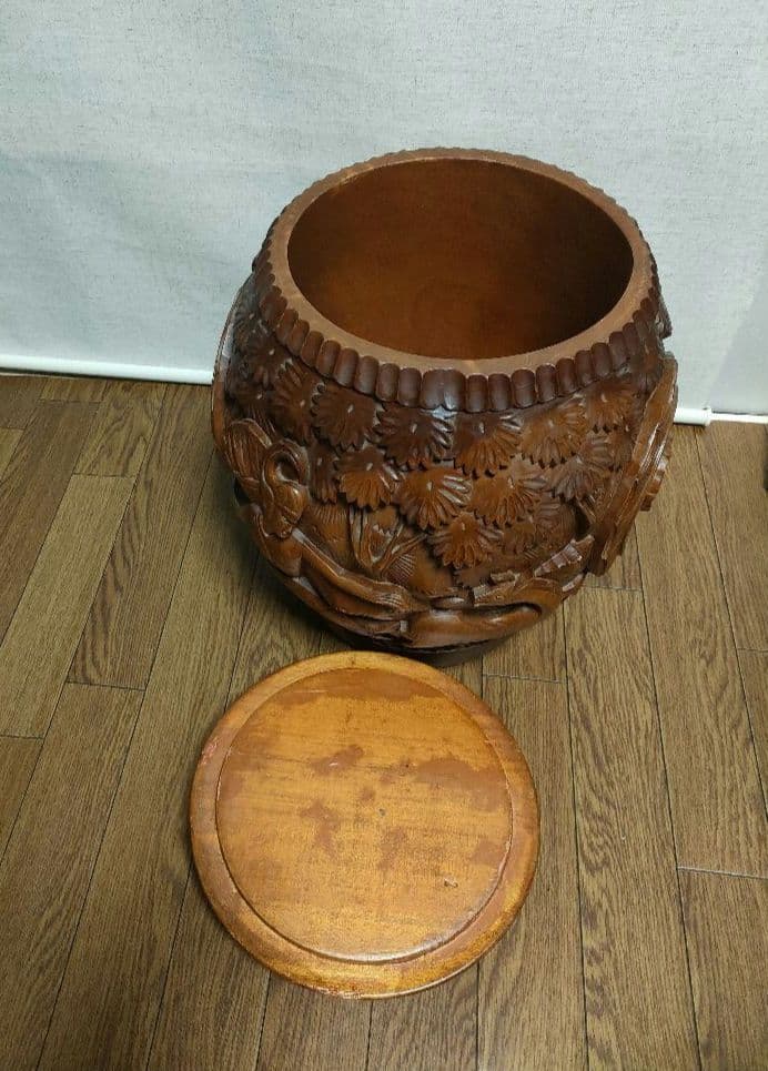 中国　木彫リ　イス　家具　小物入れ　アンティーク