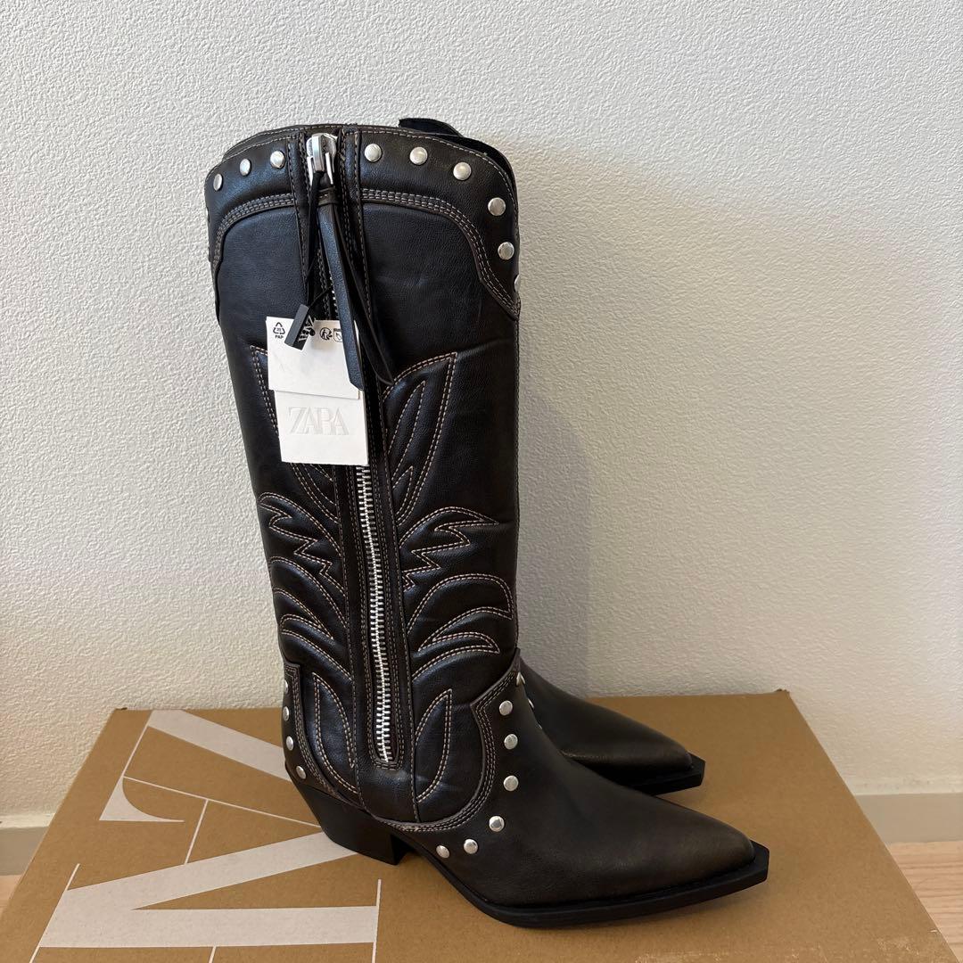 ZARA スタッズ付きカウボーイブーツ　ウエスタンブーツ