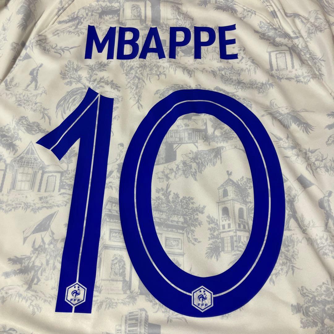 【極美品/正規品】フランス代表 エムバペ ユニフォーム