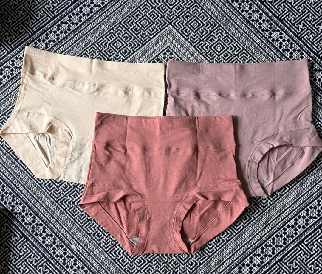 専用です　WAKO 「野の花」x 2+ウェッジウッドハンカチ+コットンショーツ