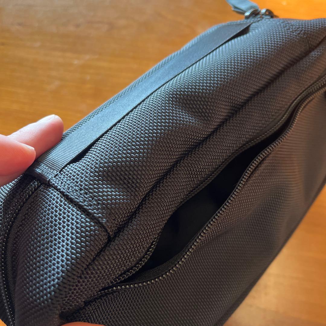 travel couture by lowercase トラベルポーチ