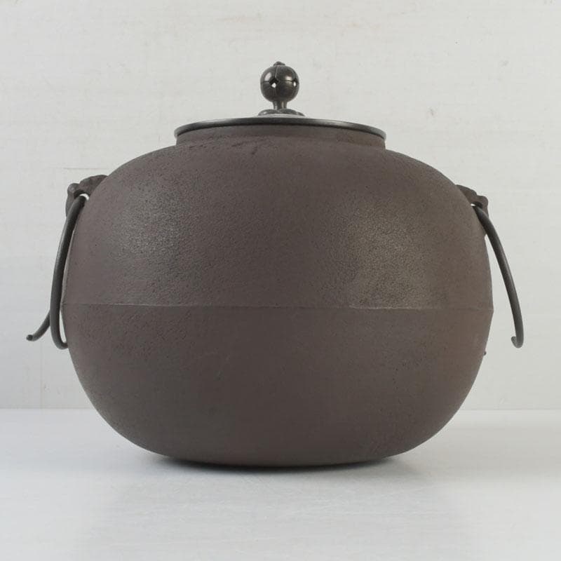 茶道具　釜師　畠春斎作　丸形釜　共布共箱　V　9899A