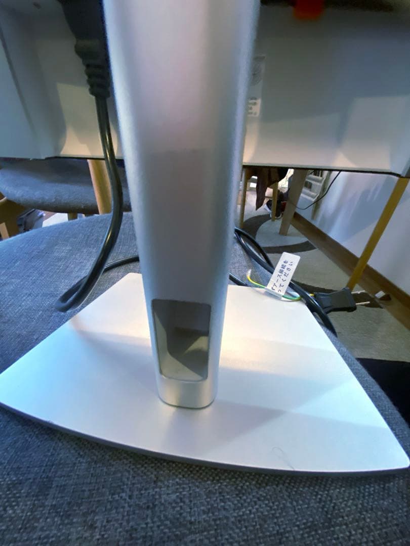 DELL U2421E 24.1インチ IPSパネル　USB Type-Cハブ付