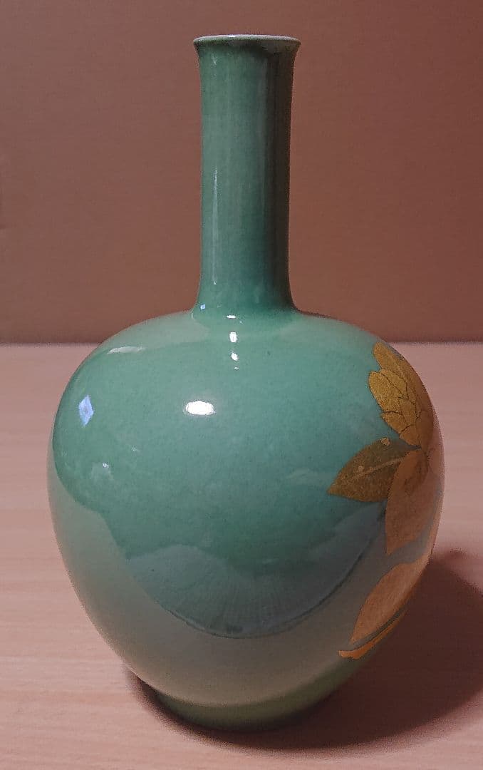 人間国宝 吉田美統　釉裏金彩椿文　九谷花生　高さ約20.7cm　(匿名配送)