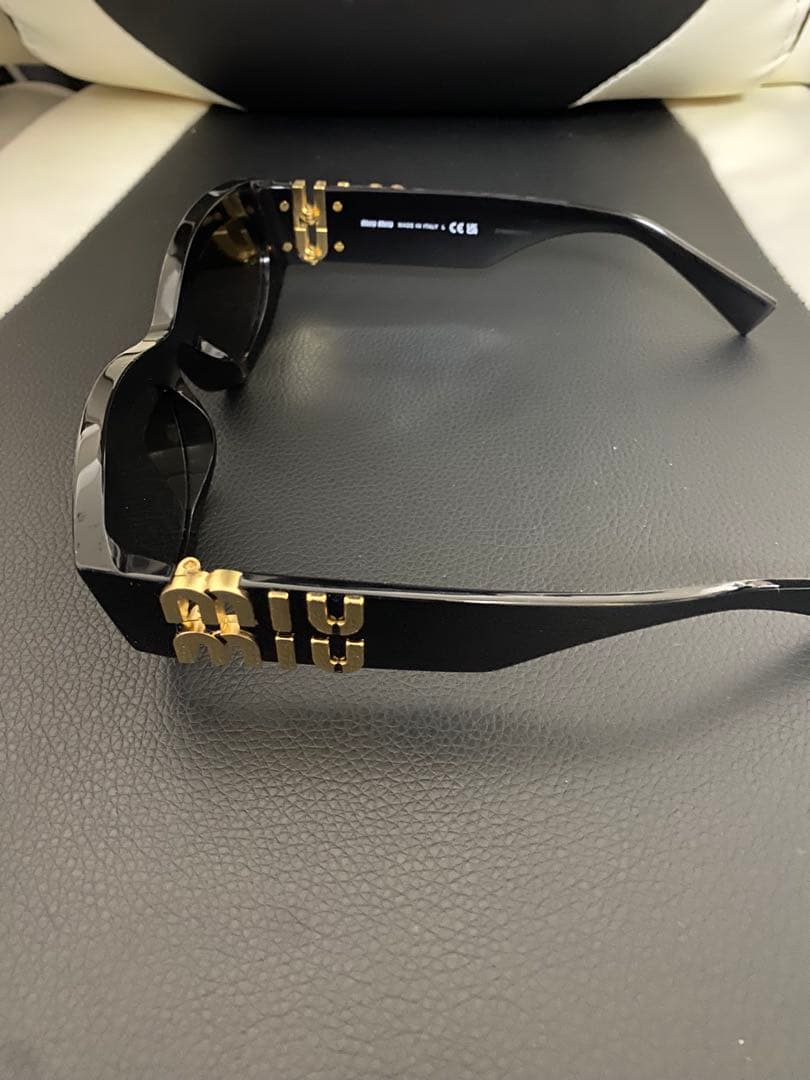 miumiu ミュウミュウ グリンプス サングラス