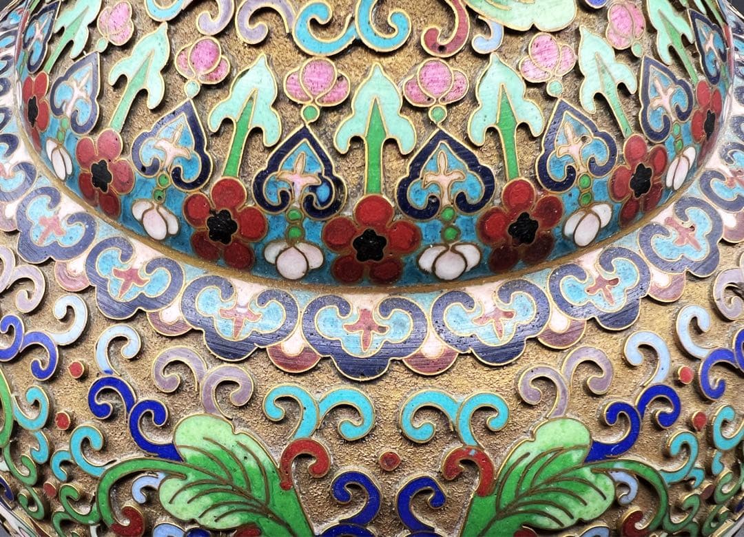 中国美術 古玩 掐丝珐琅 七宝焼　蝶々紋樣花瓶 台座付き　骨董品