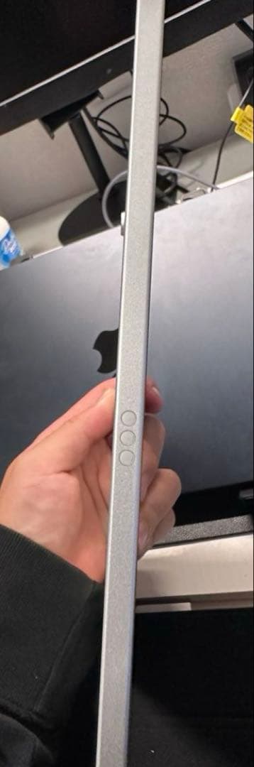 【3連休限定】iPad 第10世代 64GB シルバー 美品／ケース付 即購入可