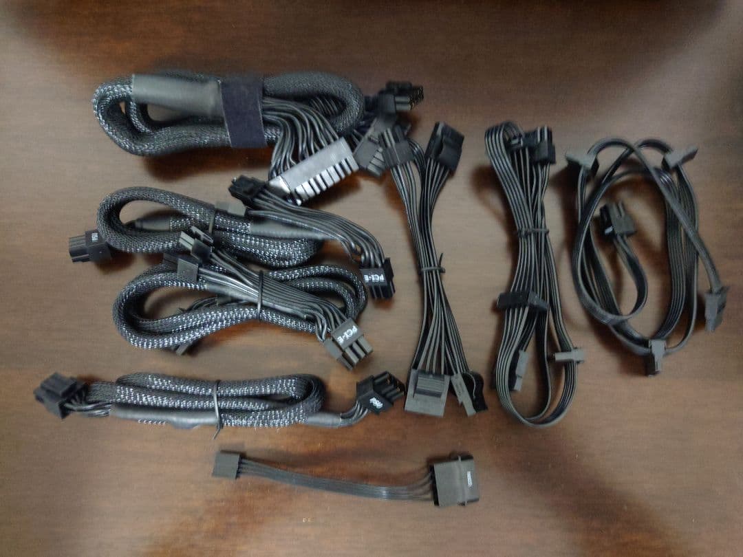 【極美品・付属品完備】Seasonic FOCUS PLUS 650 Gold