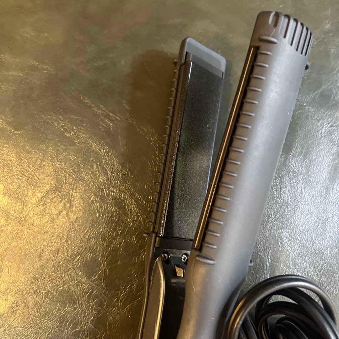 マグネットヘアプロストレートアイロン