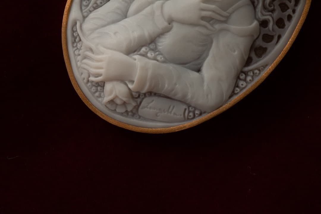 シェルカメオ　愛と美の女神アフロディーテ　k18　ブローチ　ペンダント