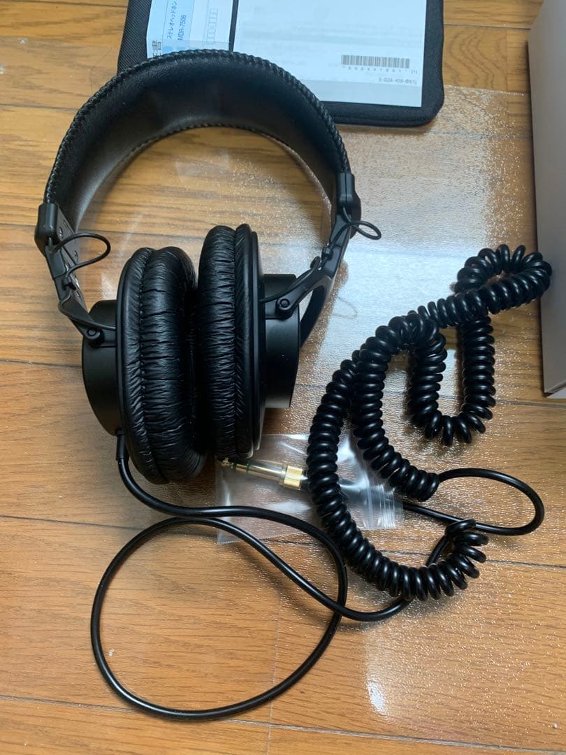 SONY ステレオヘッドホン　MDR-7506 折りたたみ式