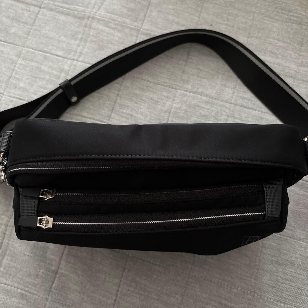 本日お値引き中！！IS/IT ミニショルダーバッグ
