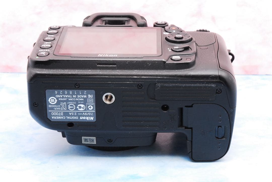 Nikon D7000☆一眼レフカメラ☆超望遠付Wレンズ☆バッグ付☆S数極少