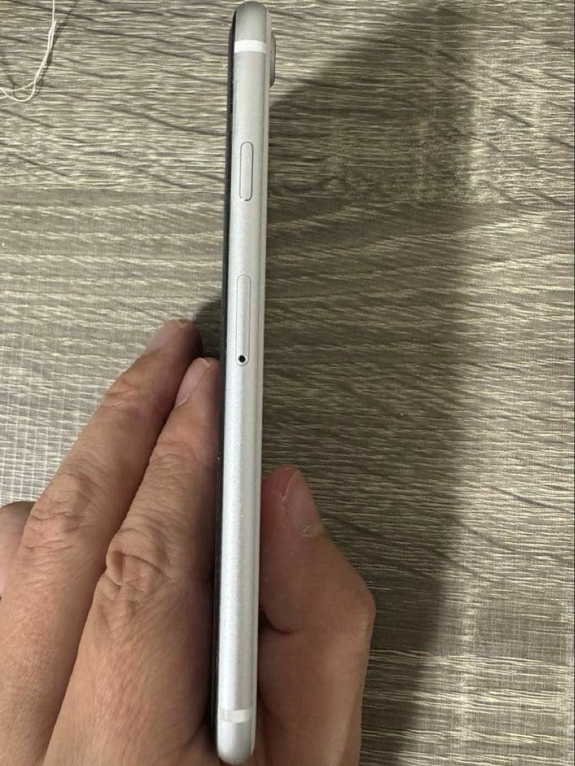 iPhone SE (第2世代) 128GB ホワイト 箱付きSIMフリー