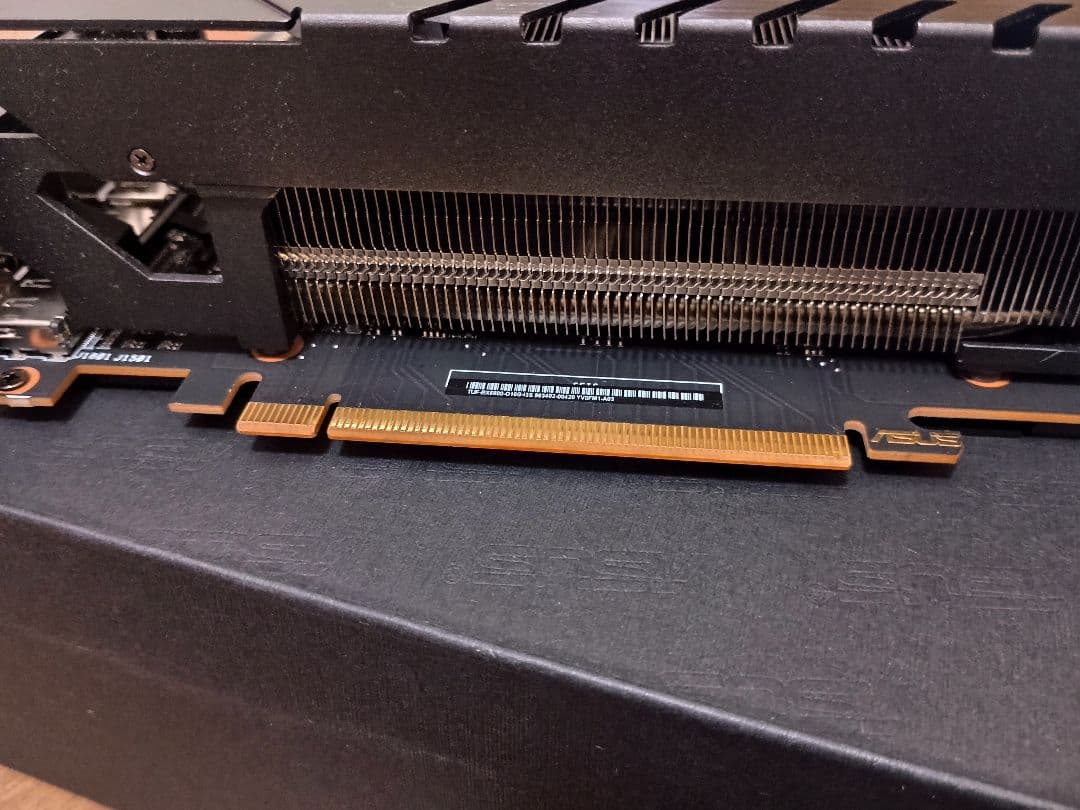 グラフィックボード・グラボ・ビデオカード ASUS TUF-RX6800-O16G-GAMING