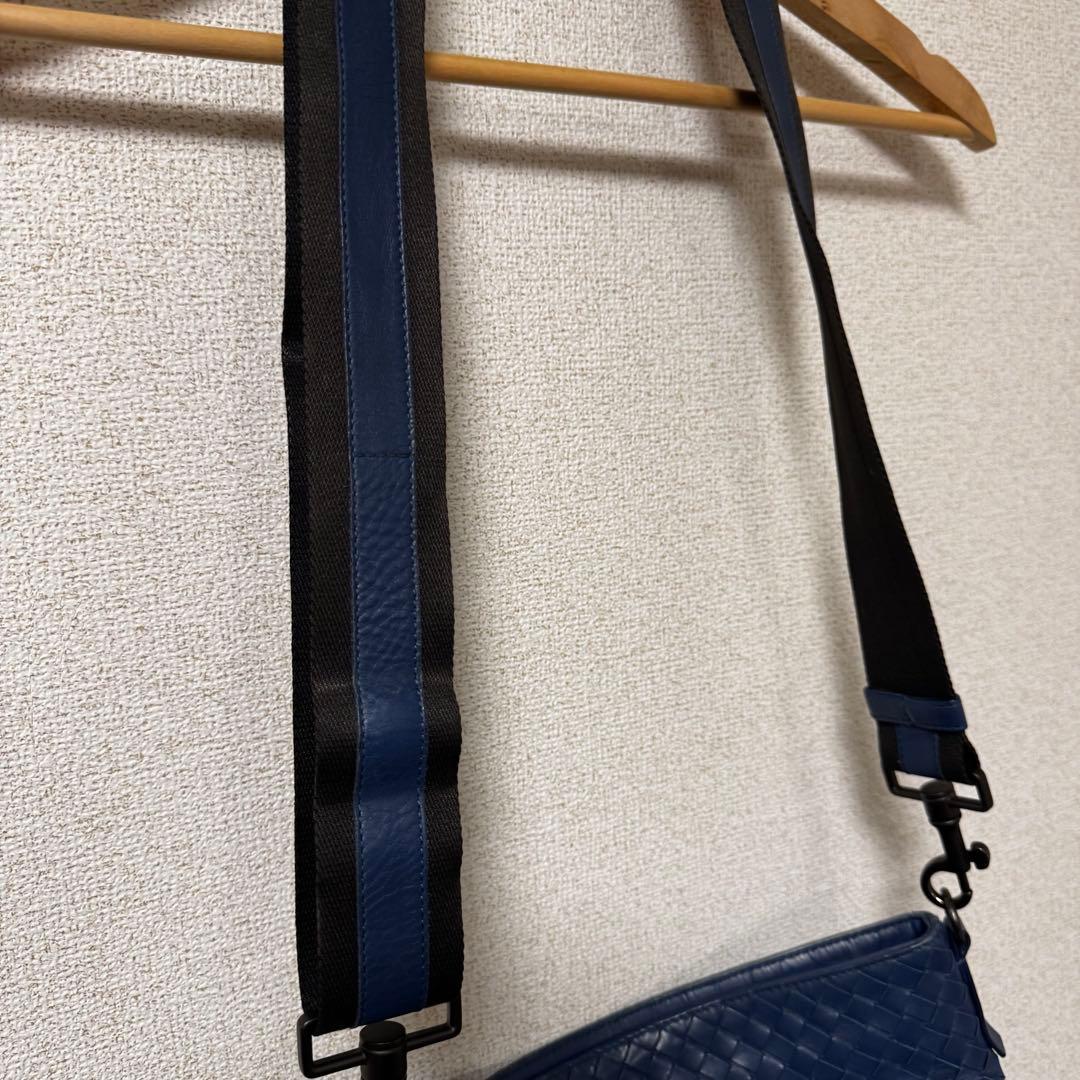 BOTTEGA VENETA イントレチャート　ショルダーバッグ