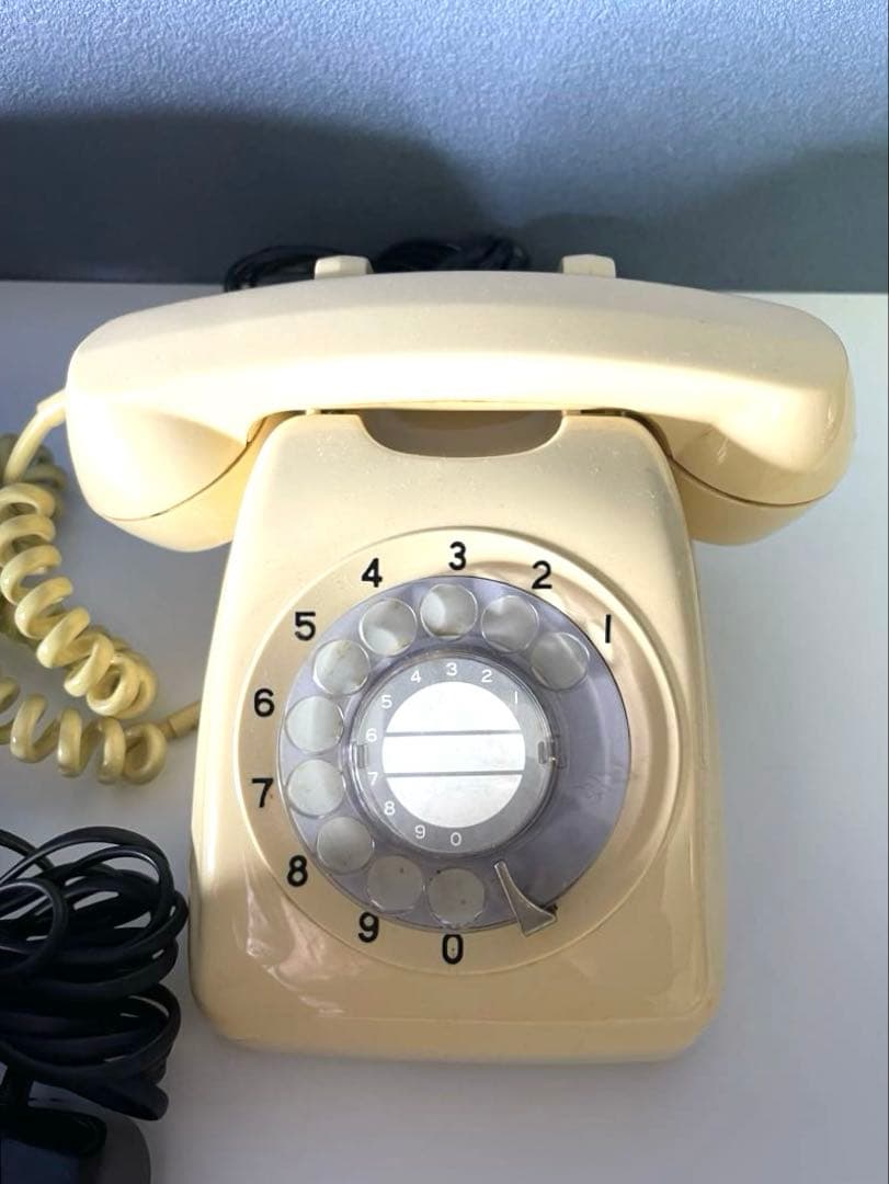 【昭和レトロ】実用品　★ダイヤル式電話 中古　ヴィンテージ（黒・緑・クリーム)