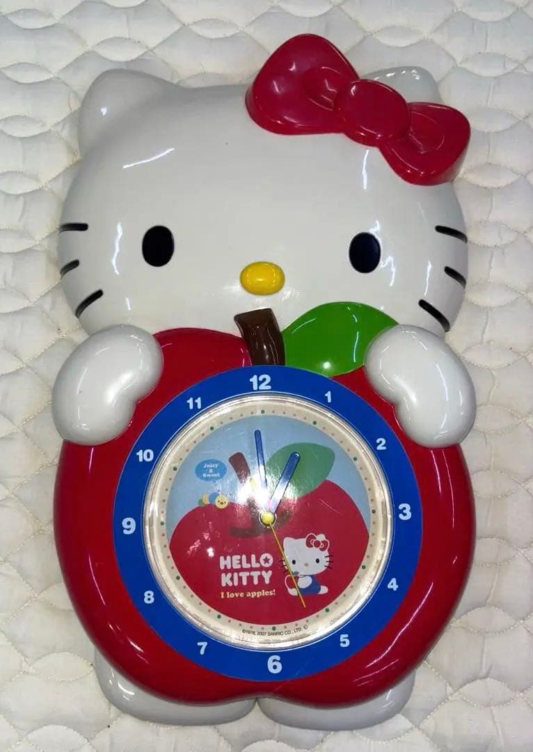 HELLO KITTY ハローキティ りんご 振り子時計　箱付き