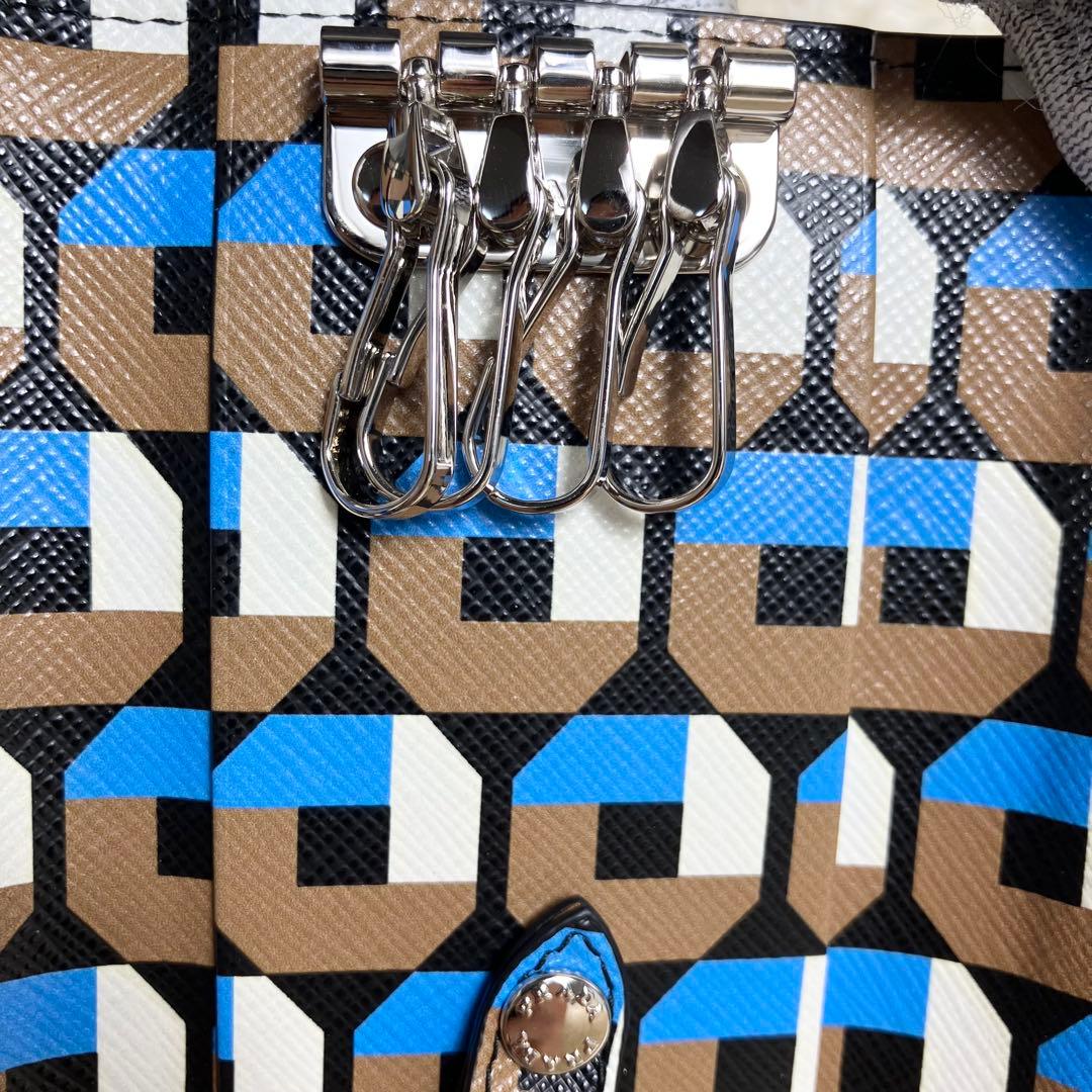 【未使用】プラダ サフィアーノ キーケース 三角プレートIC搭載