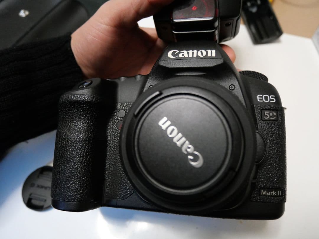 Canon EOS 5D Mark II 本体と40mm