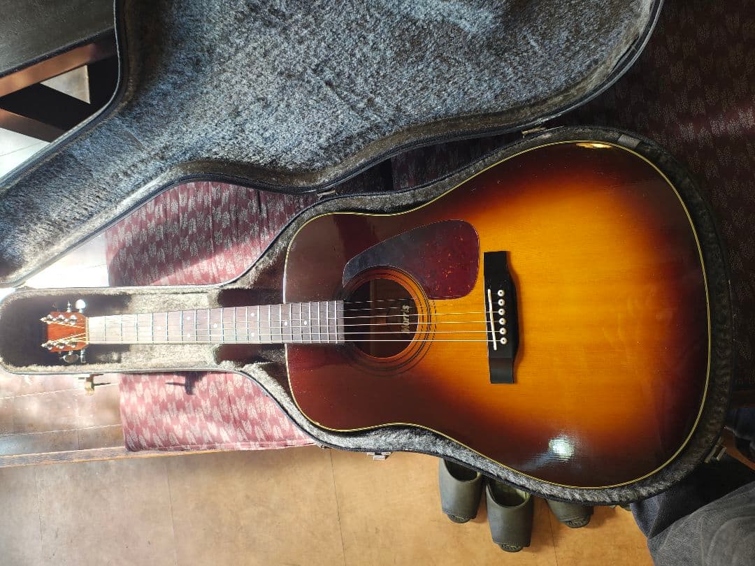 Morris アコースティックギター ハードケース付き