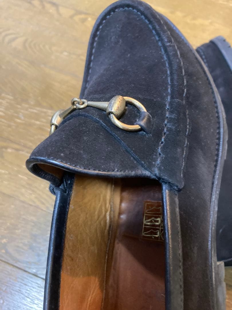 GUCCI ブラック スエード ローファー