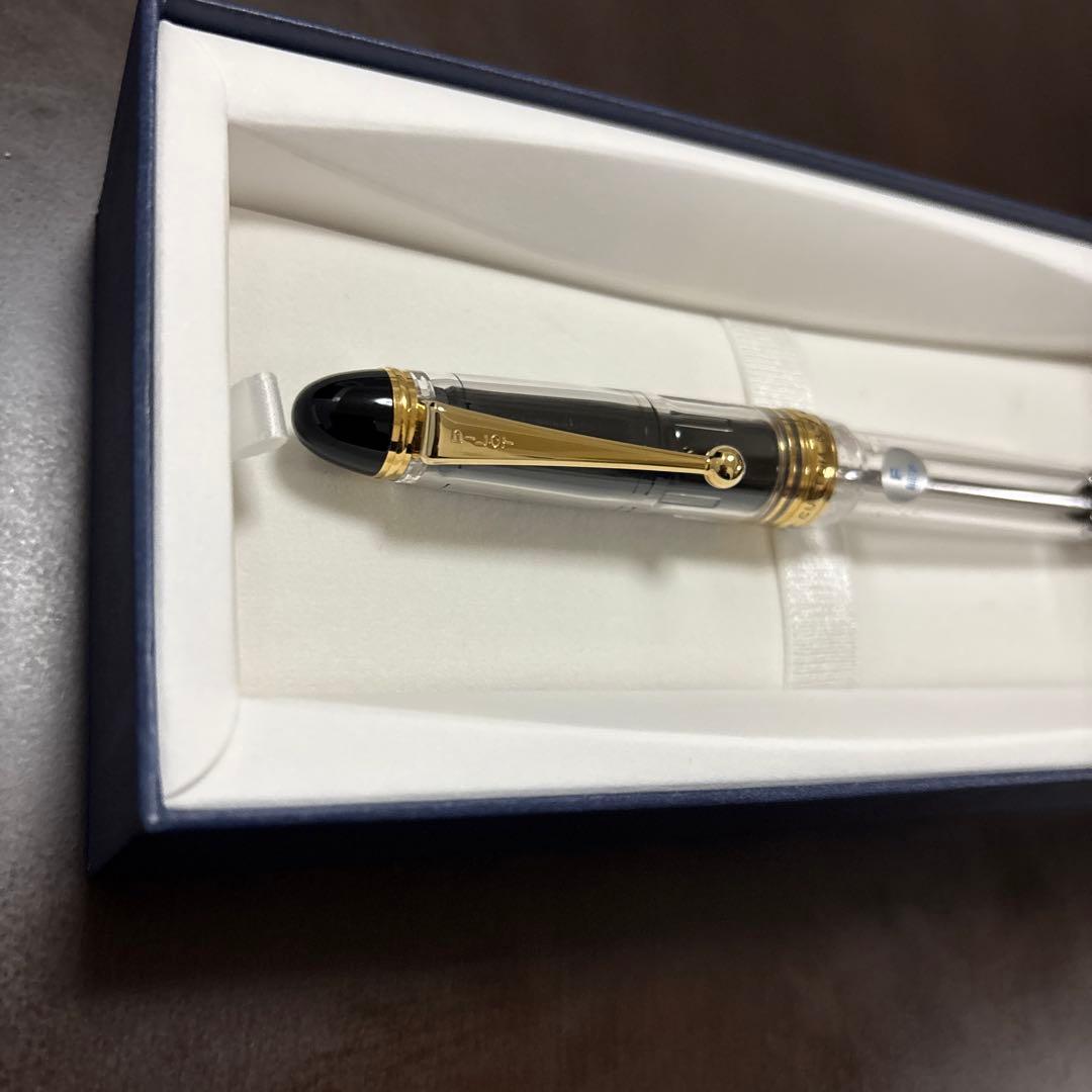 《*え様 PILOT カスタム823 透明軸　F 細字 パイロット