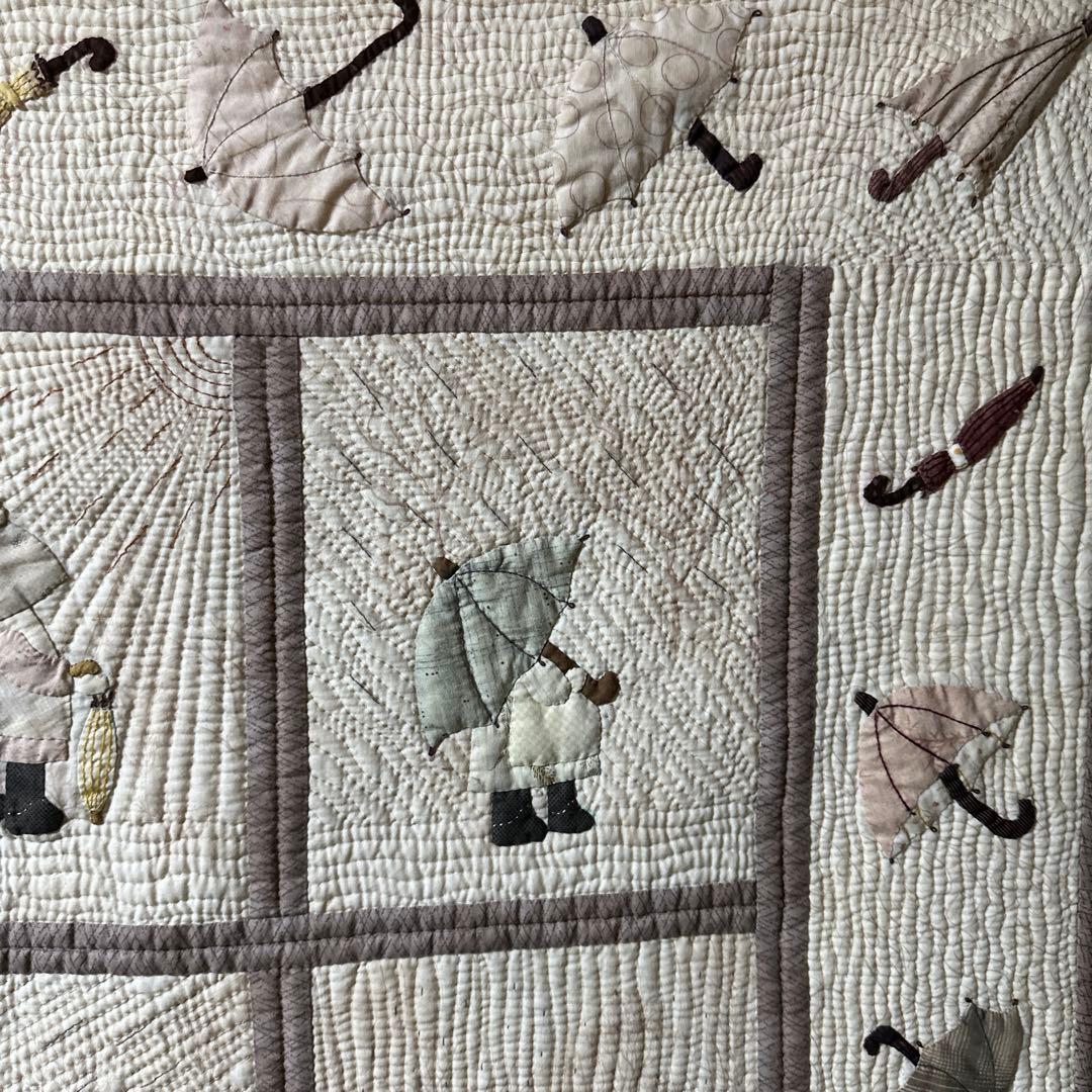 斉藤遥子さんの本を参考にしたパッチワークキルトスーちゃんの傘のタペストリー