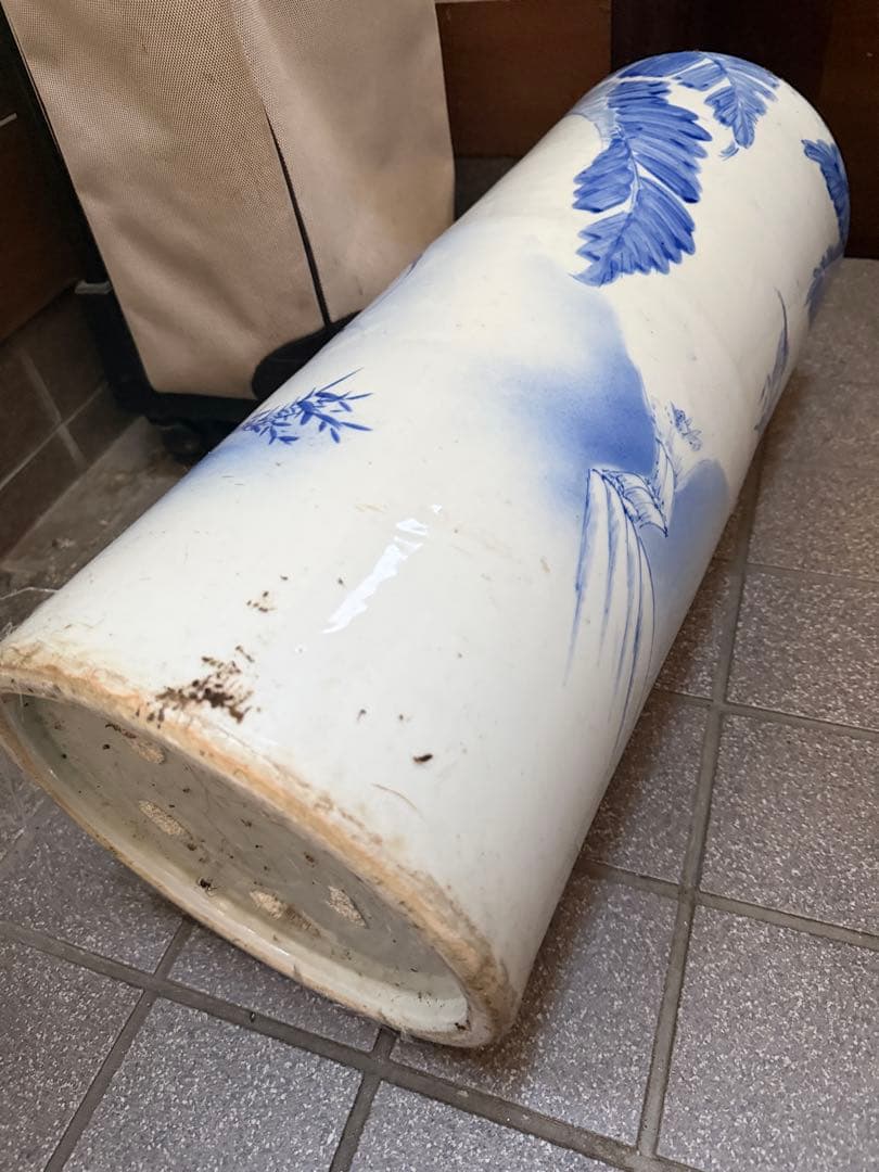 有名ブランド？陶器　傘立　巨匠作品　芸術美術　骨董　アンティーク　セレブ