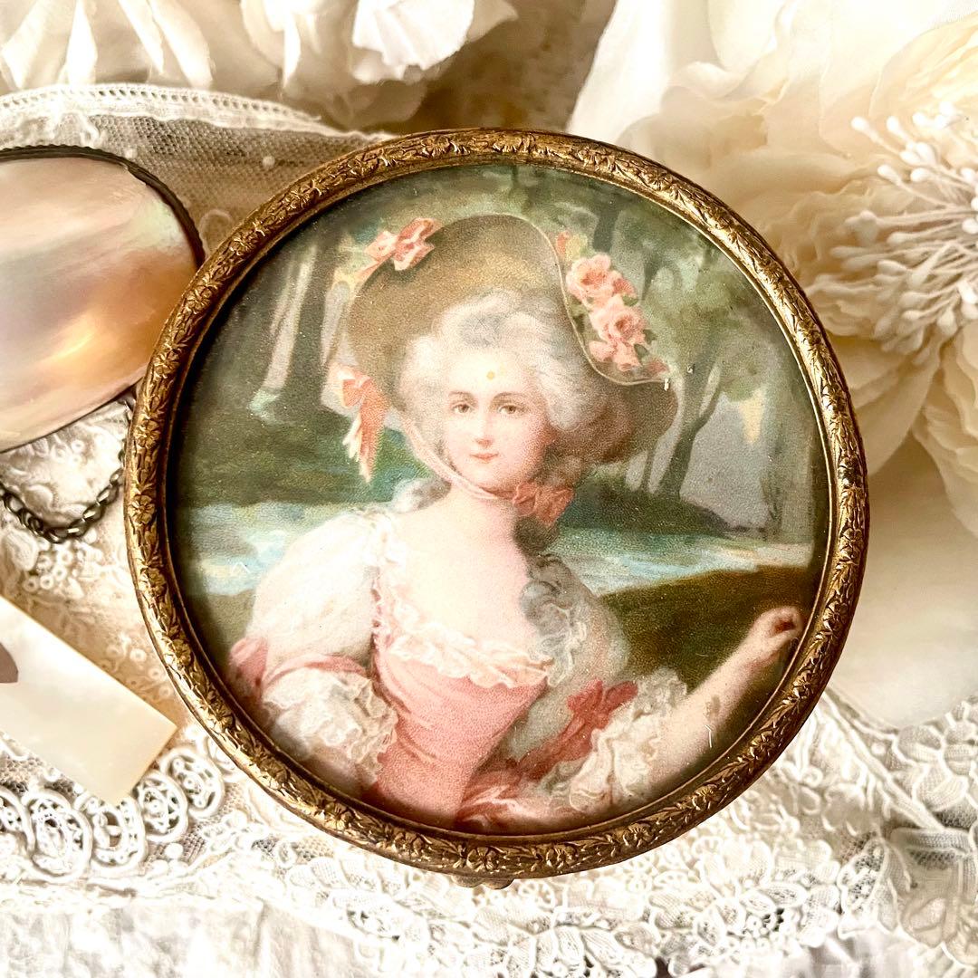 マドモアゼルの絵入りラウンド型ジュエリーボックス　フランスアンティーク