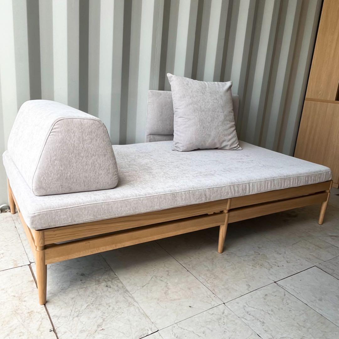 取付無料！カリモク UW2002 北欧風天然木ナチュラルベンチソファ クッション