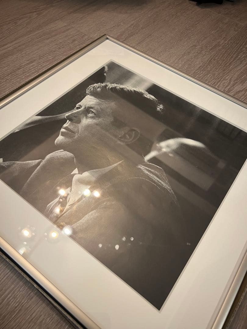 ジョン F ケネディ シルバー額縁入り×1