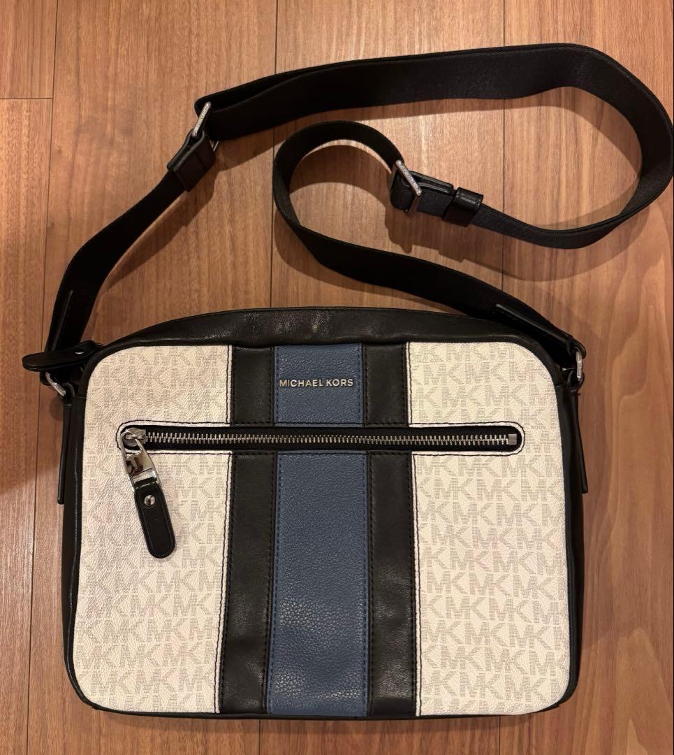 マイケルコース　ショルダーバッグ　カメラバッグ　メンズ