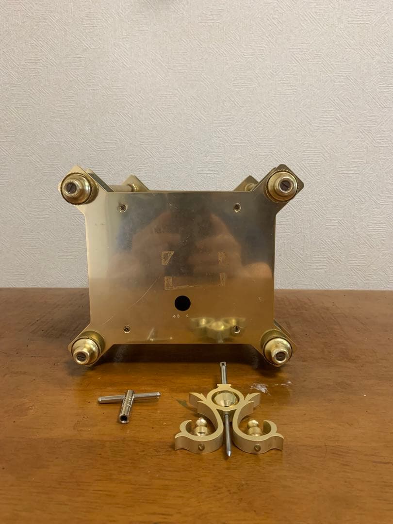 置時計 Nマーク 四面ガラス ゼンマイ式 振り子置時計 金属 日本美術時計