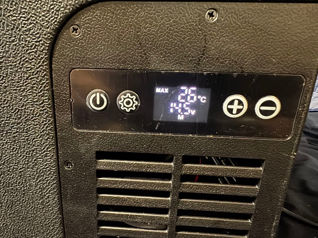 eenour 車載冷蔵庫 D18 バッテリー無し