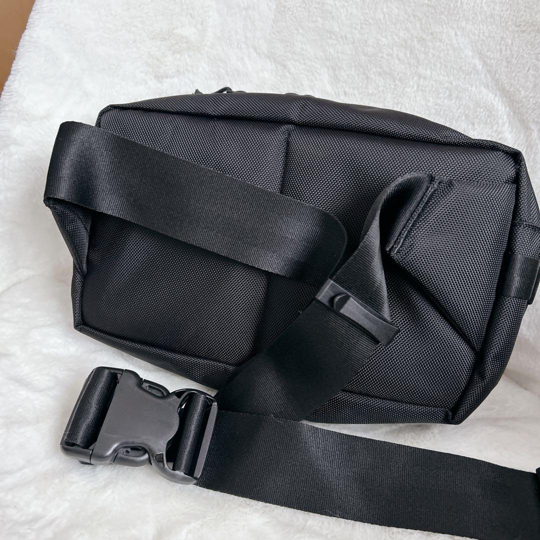 【新品未使用】 マリークワント ニューエラ コラボ ボディバッグ ブラック